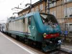 FS / TRENORD - E-Lok 464.069 im SBB Bahnhof Chiasso am 27.02.2015