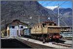 Ein wahrer Dinosaurier ist die 626 225 vor dem Lokdepot in Tirano. (15.04.2013)