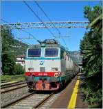 Die FS E 632 046 mit einem Regionalzug in Stresa.