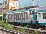 E 633 037 steht am 13.8.2007 mit einem Regionalzug nach Milano in Verbania