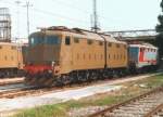Die E 636 169 wird am spten Nachmittag des 15.9.1998 im Hauptbahnhof Ravenna startbereit gemacht.
