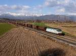 Die 652 022 mit einem Güterzug am 10.02.2018 unterwegs bei Tricesimo San Pelagio.