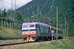 FS E 652 097 mit DB-EC in Richtung Bozen (Nähe ehemalige Hst Schelleberg [oberhalb von Gossensaß] 23.07.1999); digitalisiertes Dia.