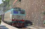 E652.059 mit „treno in transito“ auf der Ferrovia Ligure, Hp. Manarola [Cinque Terre], Fahrtrichtung La Spezia/Sd; 09.05.2013