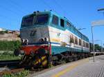 Eine E 656 der FS Cargo wartet in San Vincenzo auf ihre Abfahrt (Juni 2005)