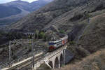 Eine der schönsten Eisenbahnstrecken führt von Rom duch die Abruzzen nach Sulmona und weiter nach Pescara.