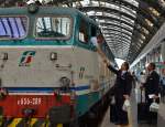 Eine kleine Impression vom 14.09.2013 aus  Milano Centrale     Die Zugmannschaft des IC 664 (Ventimiglia > Milano Centrale) verabschiedet sich nach getaner Arbeit.