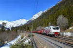 EU43 005 mit GAG 44121 am 24.03.2018 bei Gossensass.