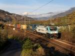 Die EU 43 003 mit einem KLV-Zug am 16.11.2013 unterwegs bei Albes.