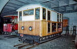 Lok 4 der Rittnerbahn im Jahr 1988 i einer Remise des Museums Zeughaus in Innsbruck.
