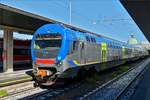 Triebzug 4506 064-4 der Trenitalia, steht am 16.05.2019 im Venezia Santa Lucia.