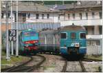 Kein Neigezug, sondern nur der Steuerwagen des RE nach Milano und ein abgestellter ALe803 in Tirano.