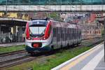 Ein Elektrotriebzug der Baureihe ETR425 fährt am 23.05.2018 durch Bahnhof Roma Ostiense an Gleis 2.