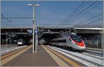 SBB ETR 610 von Basel SBB nach Milano und FS ETR  470 als Expo-Zug von Zürich gekommen im Expo Bahnhof Rho Fiera Expo Milano 2015.