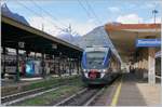 Ein FS Trenitalia ALe 501 ME wartet in Domodossola auf die Abfahrt nach Novara.