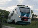 15.8.2011 18:03 FS Triebzug vom Typ Ale501 (Minuetto) als Regionalzug (R) aus Palermo Centrale nach Messina Centrale kurz vor dem Bahnhof Cefalu.