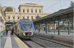 Agrigento, bekannt für die  Tal der Tempel  verfügt neben einer kleinen feine Altstadt auch über einen sehr schönen Bahnhof.