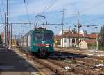 ALe 582 055 fhrt am 13.11.2006 in den Bahnhof Gallarate ein.