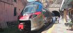 ETR 104 (Alstom Coradia Stream  pop ) der Trenitalia in Vernazza am 11.04.2024