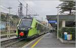 Der FS Trenitalia ETR 104 289 ist als R 12878 von Palermo nach San Agata Militello unterwegs und wird nach dem kurzen Halt in Cefalù gleich weiterfahren.