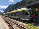 Ein ETR 170 Flirt der SAD kurz vor der Ausfahrt als Regionalzug nach Meran/Merano.