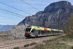 Der ETR 170 217 am 2.4.26  bei der Ausfahrt vom Bahnhof Salurn in Richtung Bozen.