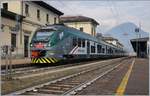 Zwei trenord ETR 425 warten in Domodossola auf die Abfahrt nach Milano.