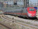 19.07.2017 13:26 FS ETR 500 als Frecciarossa aus Milano Centrale nach Salerno bei der Einfahrt Roma Tiburtina.