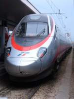 Der neue ETR 600 der FS, nun im Planeinsatz in Roma Termini am 28.05.2009.