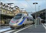 Ein FS Trenitalia ETR 610 hat Lausanne erreicht und wird nach einem kurzen Halt nach Milano weiter fahren.