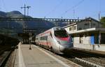 Mit dem EC 12 Milano Centrale - Zürich durchfährt ein ETR 610 der FS am 06.05.2019 den Bahnhof Rivera-Bironico