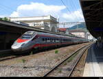 FS / SBB - ETR 610 704 bei der durchfahrt im Bahnhof Vevey am 04.06.2023