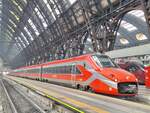 Ein ETR 700 der Trenitalia, fotografiert am 24.02.2025 gegen 11:30 Uhr im Bahnhof Milano Centrale.