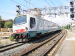 28.7.2010 14:05 Steuerwagen Bauart UIC-Z1 am Ende eines InterCitys aus Livorno Centrale nach Milano Centrale bei der Ausfahrt aus dem unfahrplanmigen Bahnhof Pisa S. Rossore.