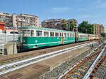 Einige ältere Triebwagen der Ferrovia Circumetnea abgestellt im Schmalspurbahnhof Catania Borgo, 20.09.2023.