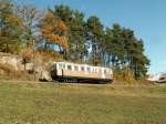 Wie in der k.u.k.Zeit.Triebwagen Nr.2 auf der Fahrt von Klobenstein/Collabo nach Oberbozen/Soprabolzano am morgen des 20.10.07 bei Klobenstein.