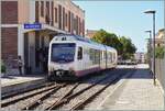 In Alghero wartet der ARST (transporti regionali della sardegna) ADeS01 (95 83 4600 001-0 [A] / 95 83 4600 101-8 [B]) Doppeltriebwagen auf die Abfahrt als AT 70 nach S�ssari.