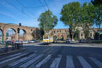 Die Porta Maggiore ist ein Knotenpunkt der Straßenbahn Rom.