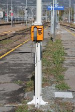 Dieses Telefon befindet sich auf den Bahnsteigen des Bahnhofes Domodossola.
