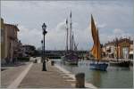 Bei dem von Leonardo Da Vinci gestalteten Kanalhafen von Cesenatico wird die Bahn zur Nebensache...