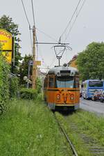 Nachschuss auf den aus den Steuerwagen 551 und 552 bestehenden Zug der Linie 179, der am 03.05.2019 Cormano in Richtung Limbiate durchfährt