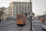 Milano / Mailand ATM Linea tranviaria / SL 23 (Motrice / Tw 1561) Piazza Bottini / Stazione Lambrate am 2. August 1984. - Scan eines Farbnegativs. Film: Kodak CL 200 5093. Kamera: Minolta XG-1.