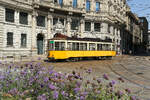 1881 in Mailand am 2. September 2026. Nicht unweit des Doms am Platz Cordusio ist es die beste Stelle zum Knipsen der Linie 1 meiner Meinung nach am Mittag. Die Bahnen kommen leider bloss im 10-15 Minuten Takt und in der Zwischenzeit wird man bei 30 Grad Hitze wirklich abgebraten. Nach diesem Tag war ich wirklich total fertig, aber es hat sich doch gelohnt. 