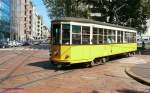 Tram ATM-1703(Typ Peter-Witt) unterwegs auf der Linie 9. Seit 1928 stehen die Trambahnen der Reihe 1500 im Einsatz und prgen das Stadtblild von Mailand mit. Dieser Straenbahntyp ist auch als Peter-Witt-Wagen bekannt. Milano 2010-09-10