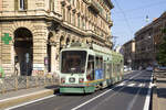 Am 31. Mai 2017 ist TW 9013 als Linie 5 in Richtung Stazione Termini unterwegs und ist hier am Piazza Vittorio Emanuele II zu sehen.