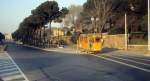 Roma / Rom ATAC SL 30 im Februar 1989: Der MRS-Tw 2127 hat eben den Monte Celio verlassen und die Piazza di Porta Capena erreicht.