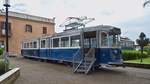 Tram 404 der Römer Straßenbahn, ausgestellt im Bahnmuseum Roma Porta San Paolo, aufgenommen am 21.05.2018. Dieses Modell wurde 1937 von der TIBB (Technomassio Italiano Brown Boveri) gebaut. Sie ist knapp 20 Meter lang, und war mit 4 Gleichstrommotoren je 58PS ausgestattet.