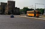 13.06.1987 (!) Die Straßenbahn von Rom wirkte hier wie eine historische Straßenbahnlinie- sie war es aber nicht! Zug der der Straßenbahnlinie 30 (Wagen der Serie 2000) 