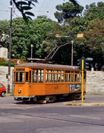 TW 2195 (Serie 2000) der Straßenbahn Rom vor der Nationalgalerie, 13.06.1987