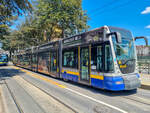 Straßenbahn Turin Zug 6043 auf der Linie 4 nach Falchera in Emilia, 27.07.2022.